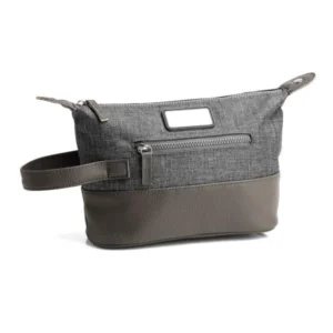 NECESSAIRE EM POLIESTER 300D COM DETALHES EM COURO